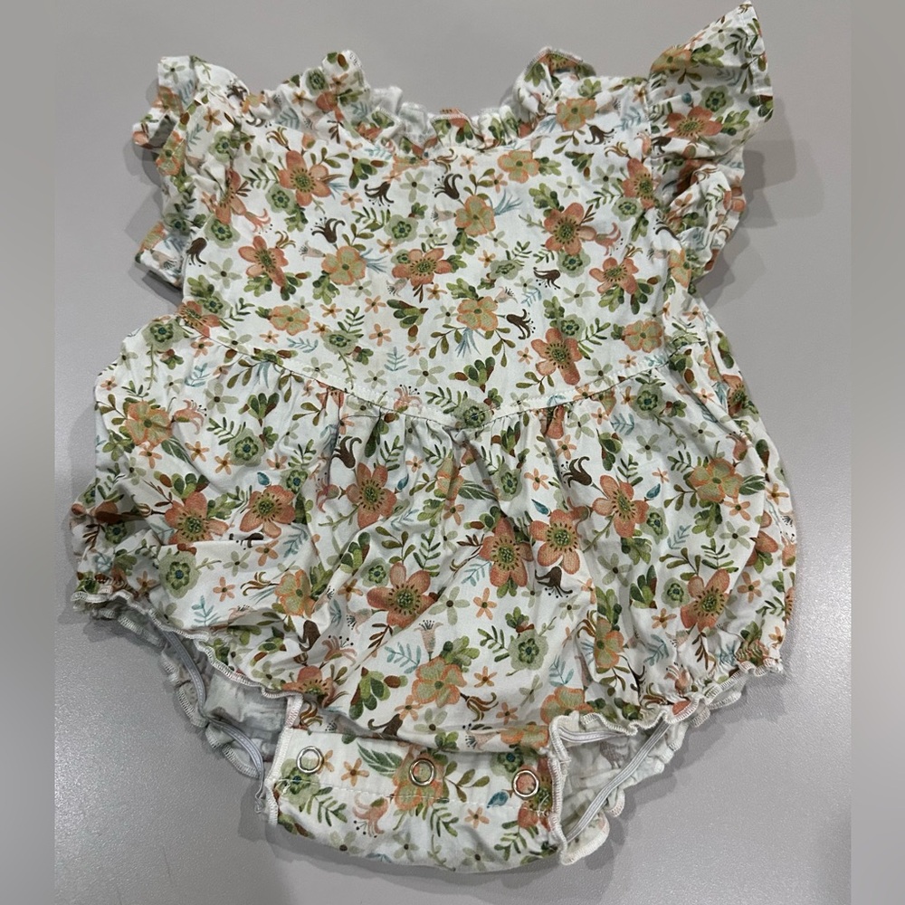 Velvet Fawn Bubble Size 6-12 months. Cream, Green & Orange Floral print.